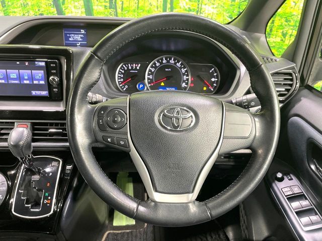 TOYOTA VOXY 2017 Image 31