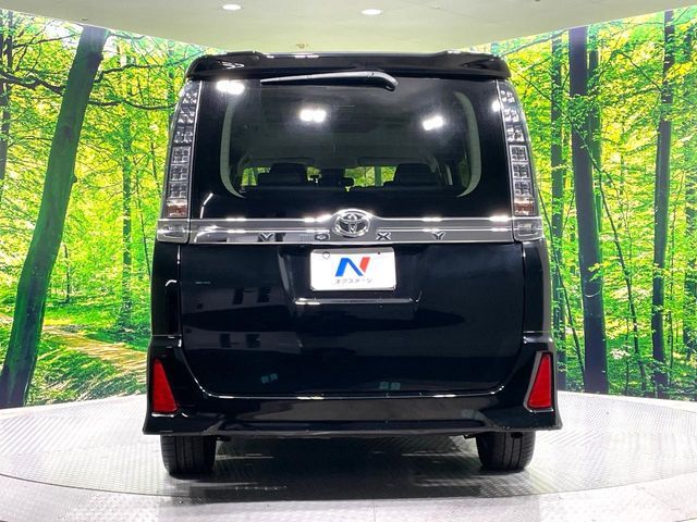 TOYOTA VOXY 2017 Image 31