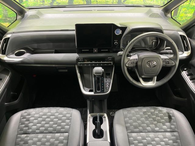 TOYOTA VOXY HYBRID 2023 Image 31