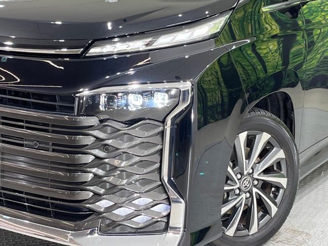 TOYOTA VOXY HYBRID 2023 Image 31