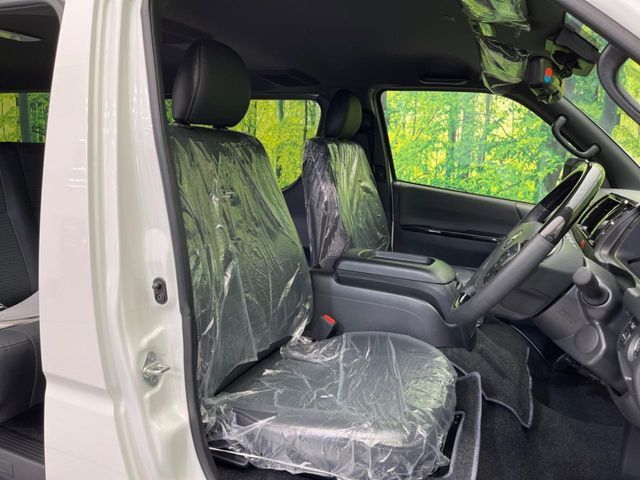 TOYOTA HIACE VAN 4WD 2025 Image 31