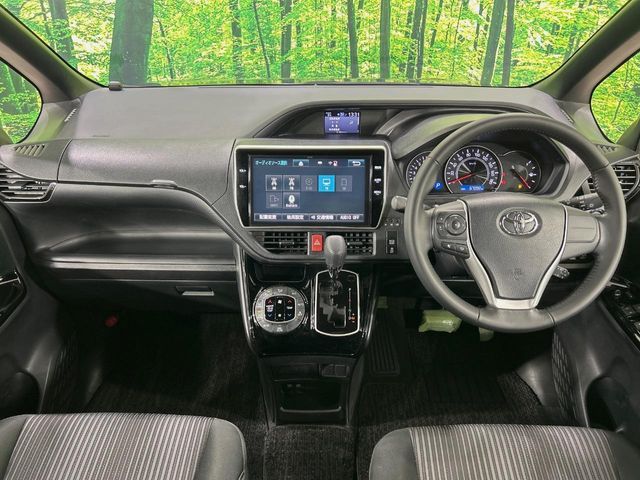 TOYOTA VOXY 2018 Image 31