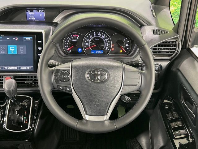 TOYOTA VOXY 2018 Image 31