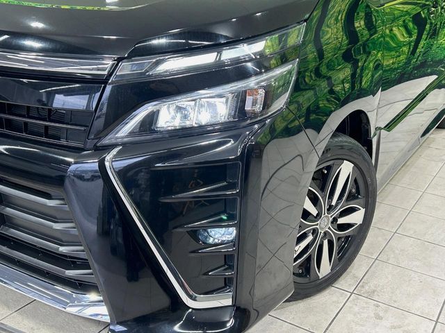 TOYOTA VOXY 2018 Image 31