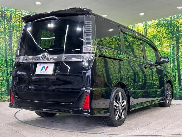 TOYOTA VOXY 2018 Image 31