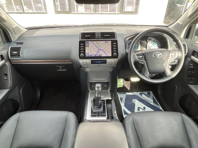 TOYOTA LANDCRUISER PRADO 2023 Image 31