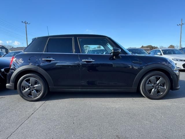 BMW MINI COOPER 5DOOR 2023 Image 31