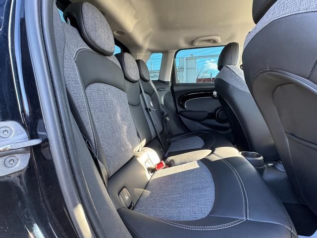 BMW MINI COOPER 5DOOR 2023 Image 31