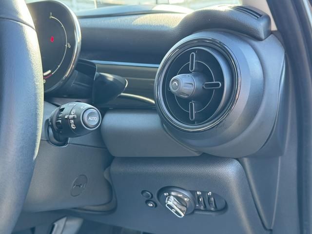 BMW MINI COOPER 5DOOR 2023 Image 31