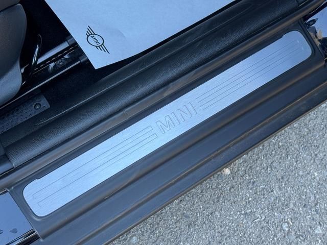 BMW MINI COOPER 5DOOR 2023 Image 31