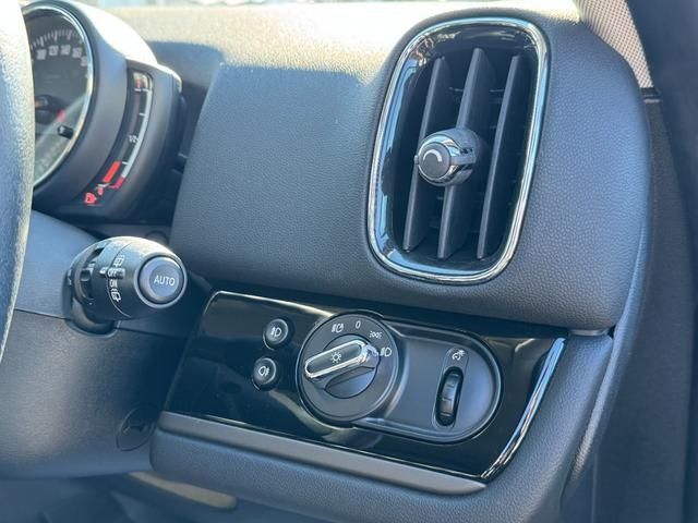 BMW MINI COOPER D CR 2018 Image 31