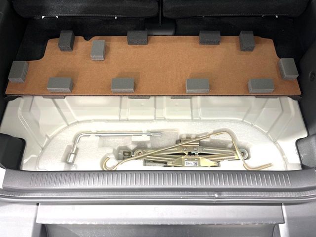 SUZUKI JIMNY NOMADE 2026 Image 31