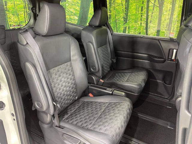 TOYOTA VOXY 4WD 2025 Image 31