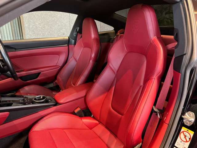 PORSCHE 911 2022 Image 31