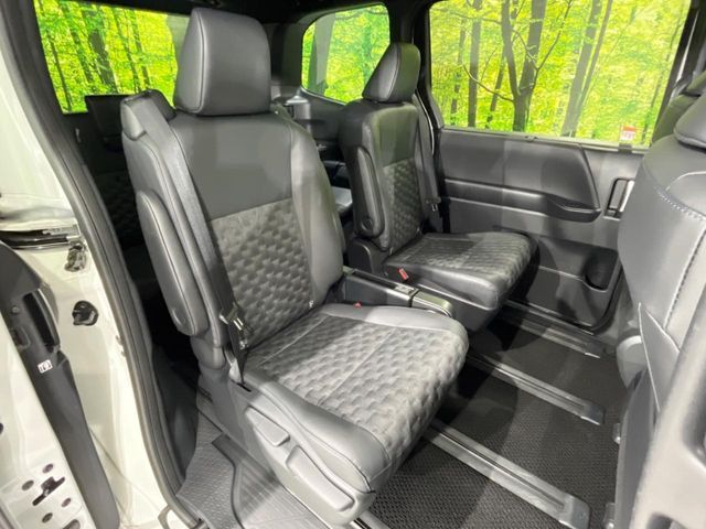 TOYOTA VOXY 4WD 2025 Image 31