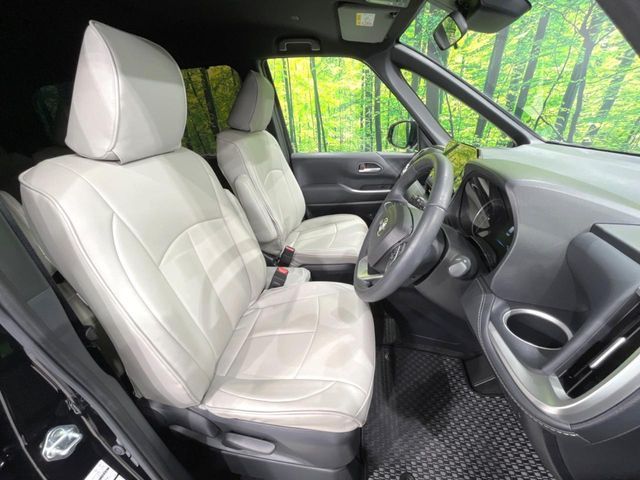 TOYOTA NOAH 2023 Image 31