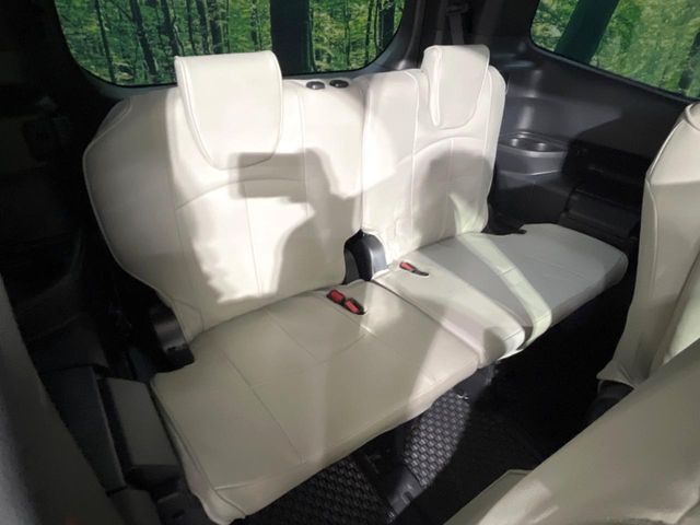 TOYOTA NOAH 2023 Image 31