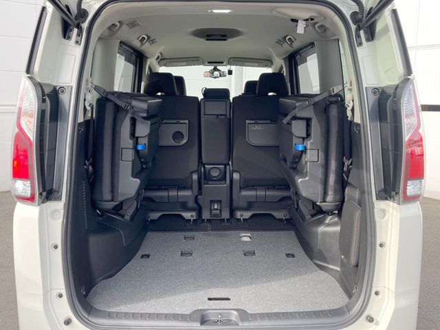 NISSAN SERENA  S-HYBRID 2018 Image 31