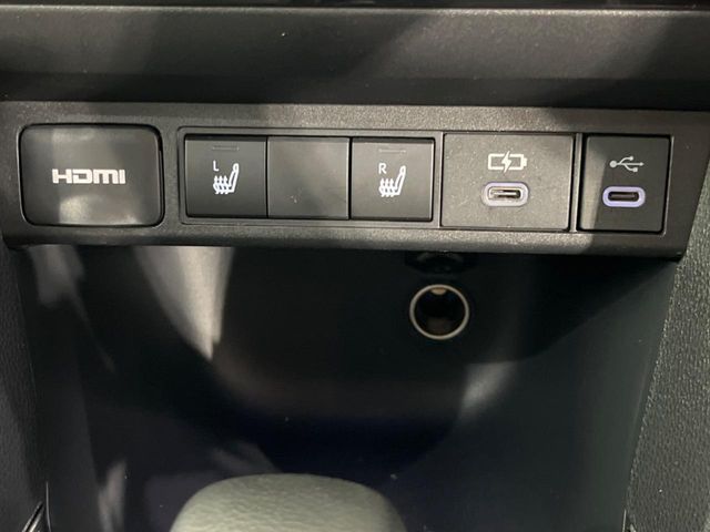 TOYOTA YARIS CROSS HYBRID 2025 Image 31