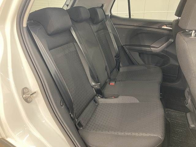 VOLKSWAGEN T-CROSS 2021 Image 31