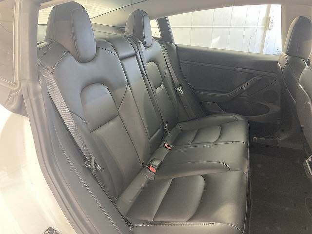 TESLA MODEL 3 2021 Image 31