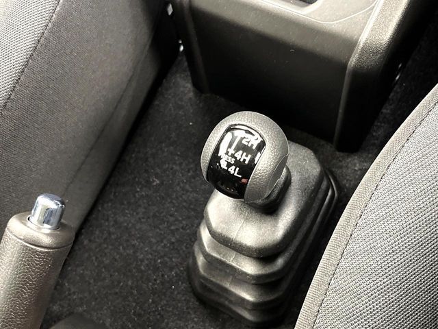 SUZUKI JIMNY NOMADE 2025 Image 31