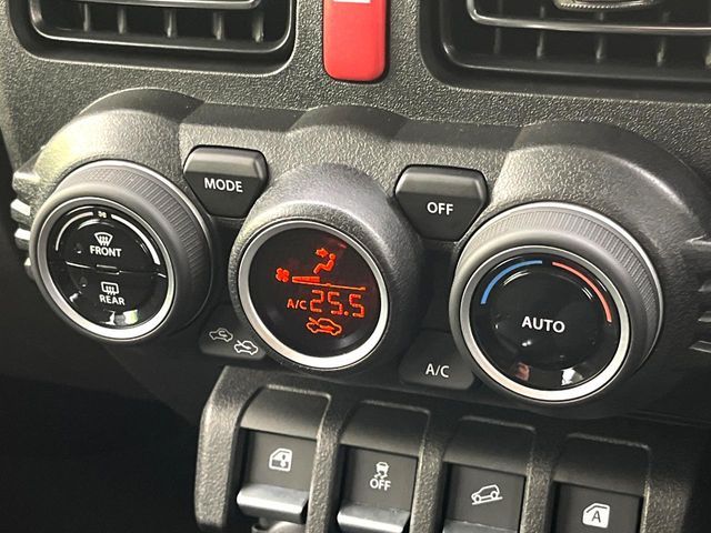 SUZUKI JIMNY NOMADE 2025 Image 31