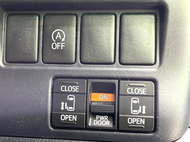 TOYOTA VOXY 2015 Image 31