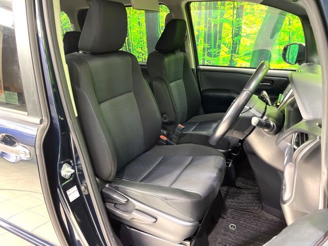 TOYOTA VOXY 2015 Image 31