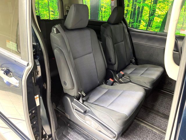 TOYOTA VOXY 2015 Image 31