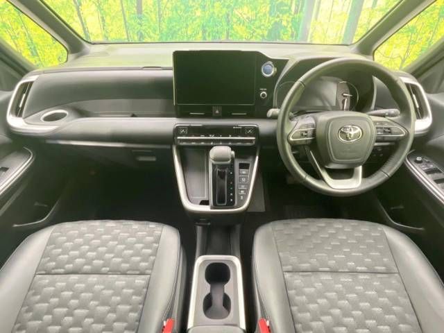 TOYOTA VOXY HYBRID 2022 Image 31
