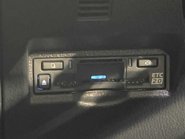 TOYOTA VOXY HYBRID 2022 Image 31