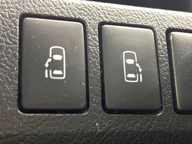 TOYOTA VOXY 2013 Image 31