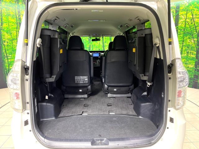 TOYOTA VOXY 2013 Image 31