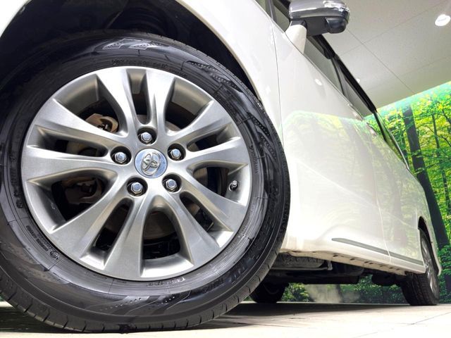 TOYOTA VOXY 2013 Image 31