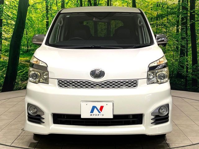 TOYOTA VOXY 2013 Image 31