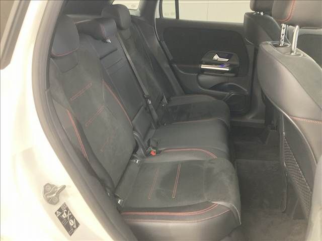 MERCEDES BENZ GLA CL 2020 Image 31