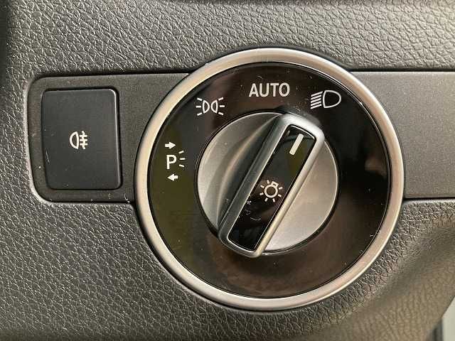 MERCEDES BENZ A CLAS 2018 Image 31