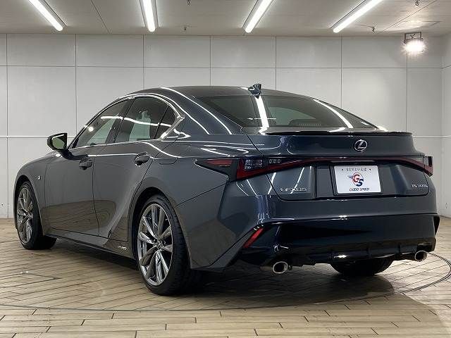 TOYOTA LEXUS IS300H 2021 Image 31