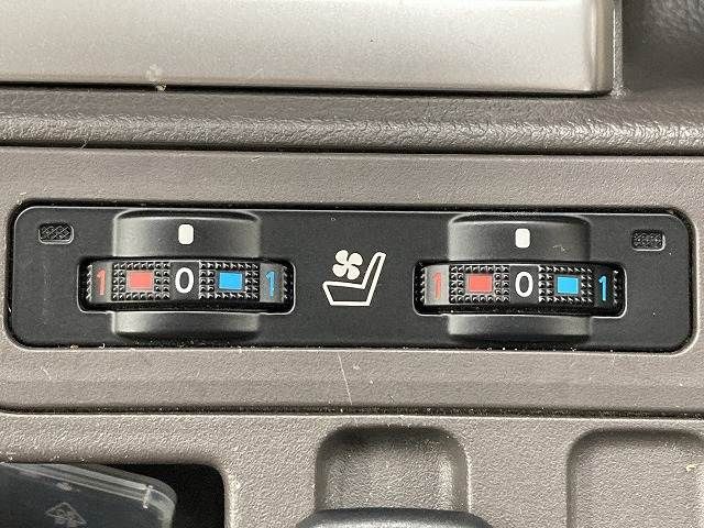 TOYOTA LANDCRUISER PRADO 2022 Image 31