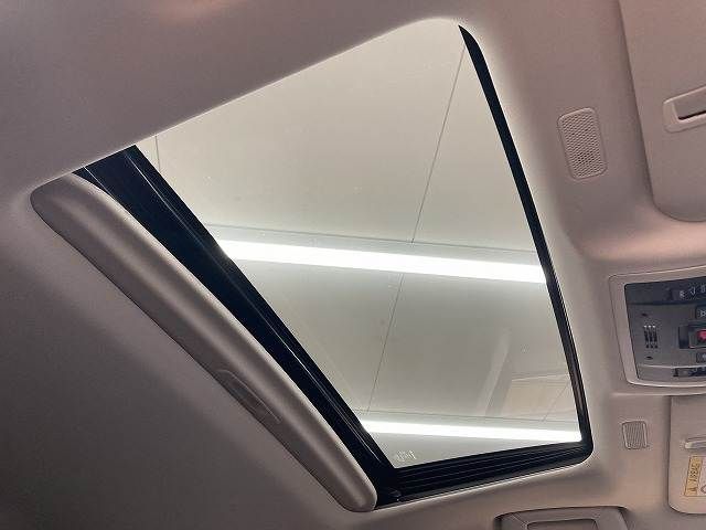 TOYOTA LEXUS ES300H 2019 Image 31