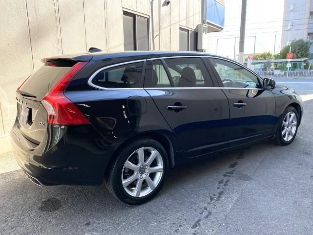 VOLVO V60 2016 Image 31