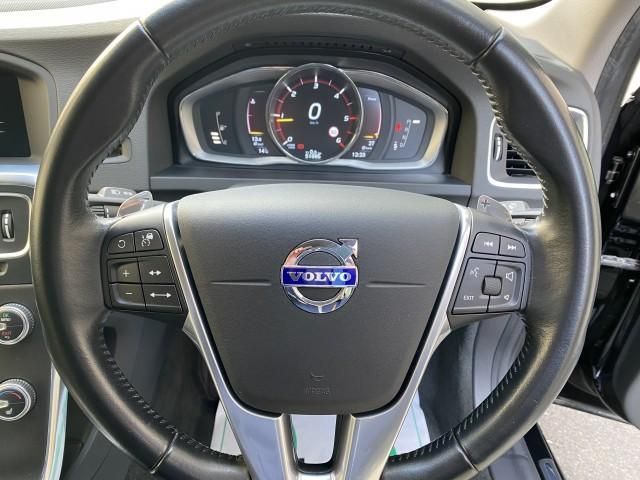 VOLVO V60 2016 Image 31