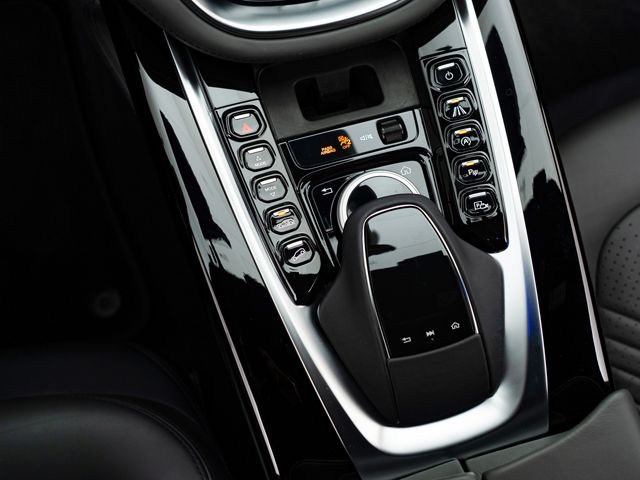 ASTON MARTIN SUV 2023 Image 31