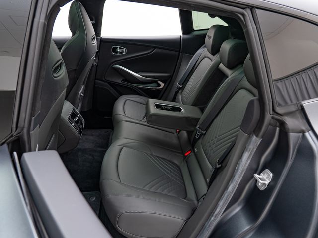 ASTON MARTIN SUV 2023 Image 31