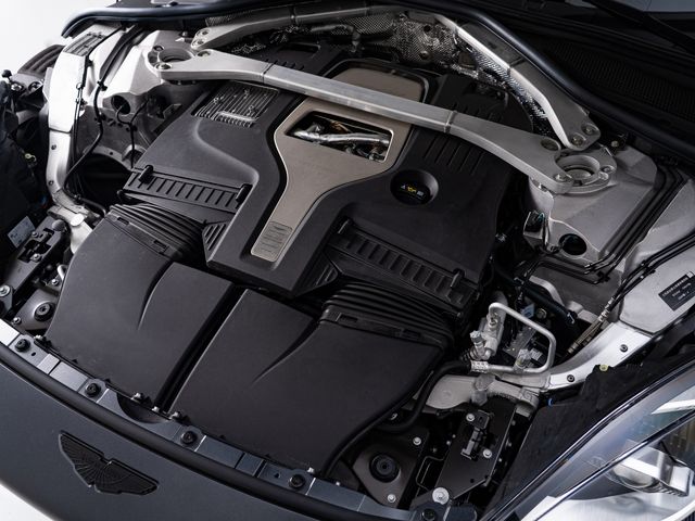 ASTON MARTIN SUV 2023 Image 31