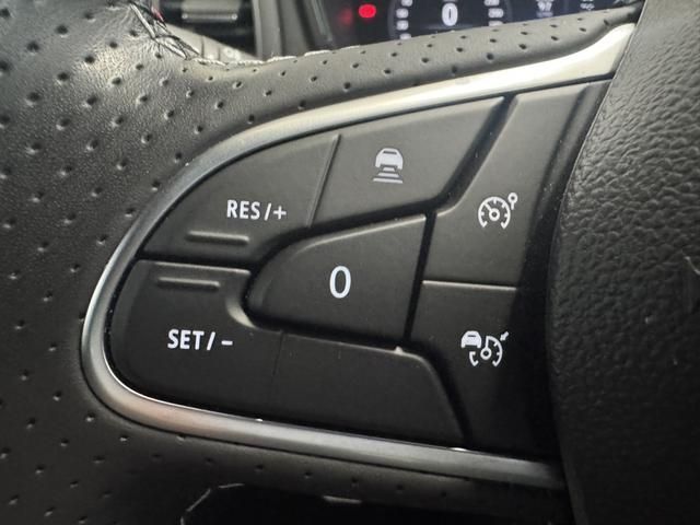 RENAULT MEGANE HATCH 2025 Image 31