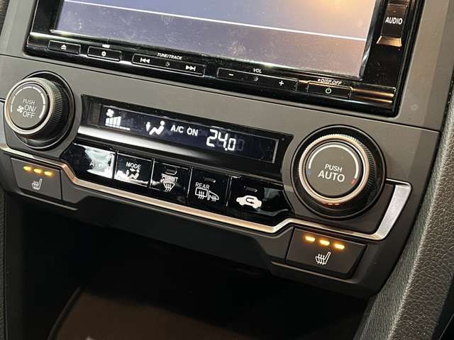 HONDA CIVIC HATCHBACK 2018 Image 31