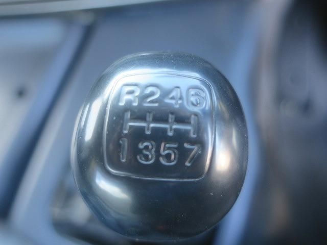 HINO PROFIA 2006 Image 31