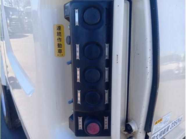 ISUZU FORWARD 2017 Image 31